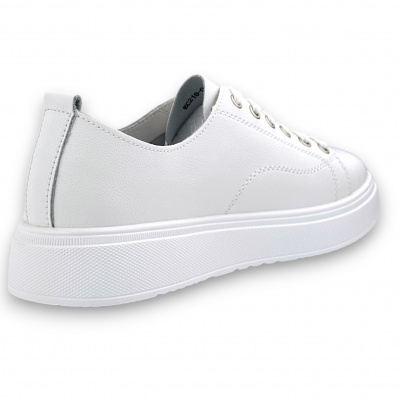 EC218-010 (3)